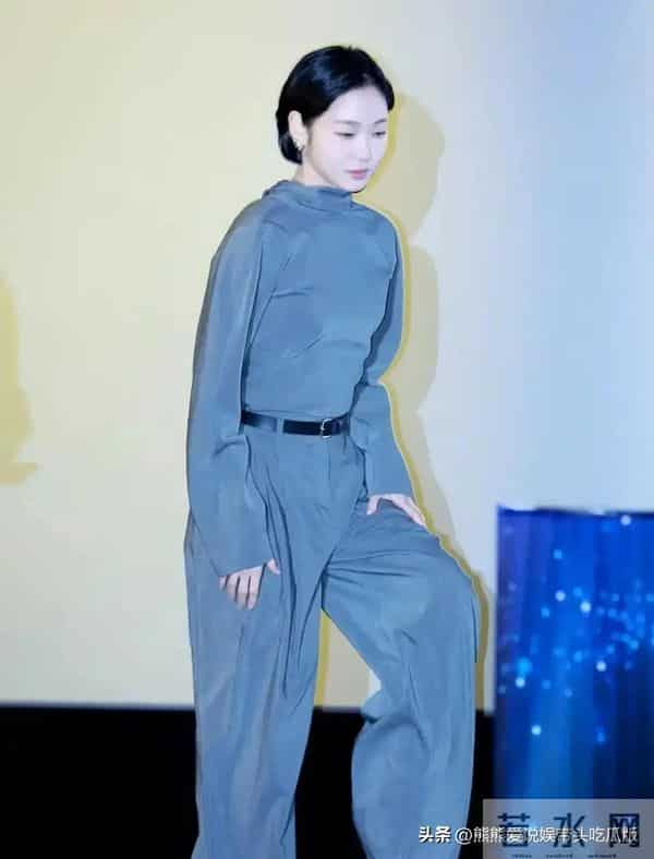 金高银好会穿！小香风外套梨形身材，学她这样穿，通勤逛街都绝了