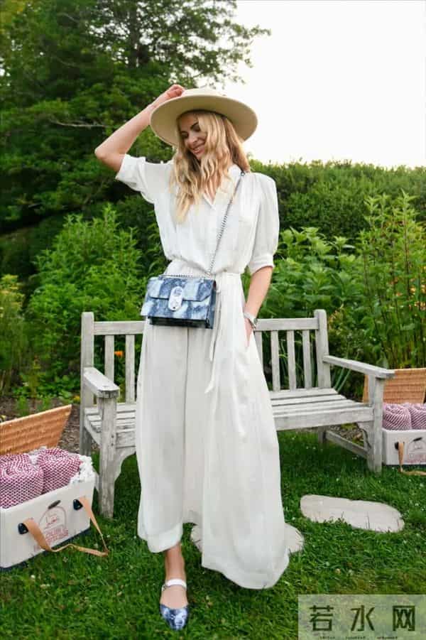 2026年度流行色:云上舞白,太美了!