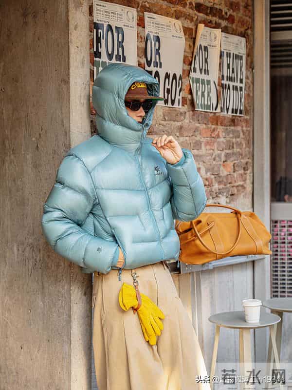 用复古vibe解锁入冬羽绒服穿搭