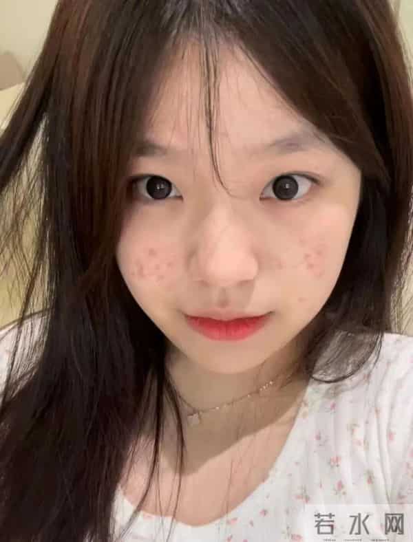 告别卡粉斑驳！保姆级遮瑕教程，手把手教你黑眼圈痘印全隐形