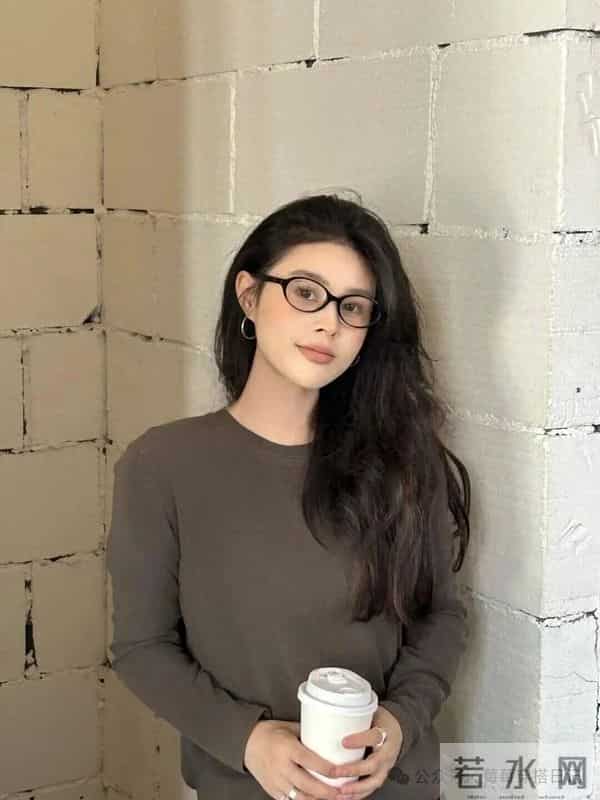 同色系咖调穿搭，简约高级好出片！