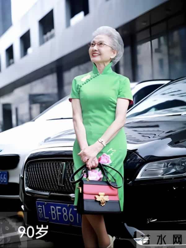 银发如雪，步履生风——她把晚年活成一场“逆生长”