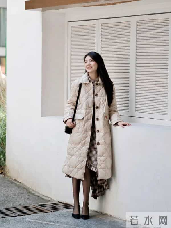 “羽绒服+裙子”才是冬天王炸穿搭，这样穿美爆了！