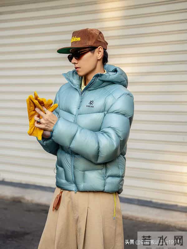 用复古vibe解锁入冬羽绒服穿搭