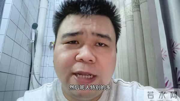 出门的时候千万不要佩戴黄金首饰，很多人都中招了，早了解...