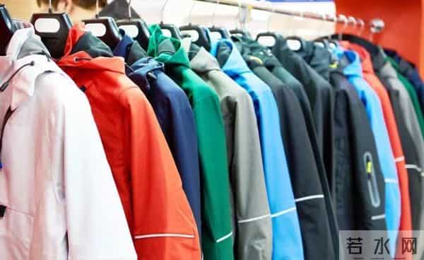 始祖鸟：钱多速来，李宁：收到