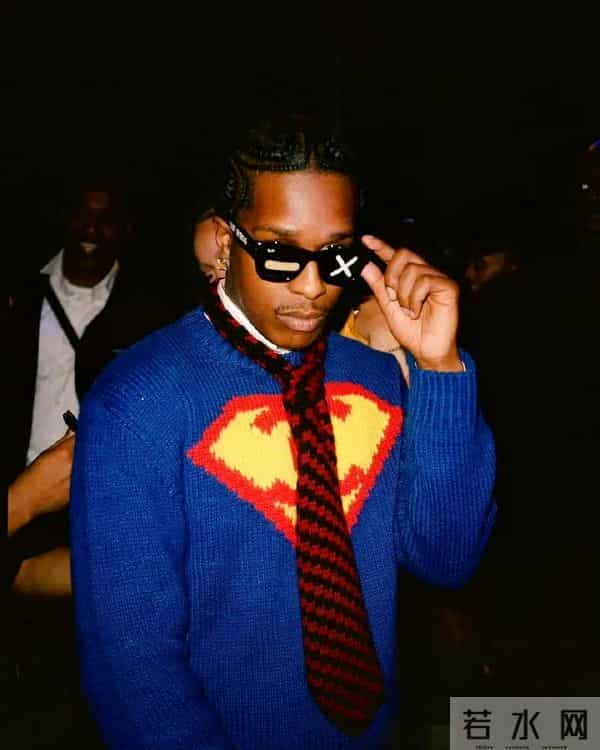 A$AP Rocky 穿了香奈儿的超人毛衣,来自CHANEL 2026高级手工坊系列