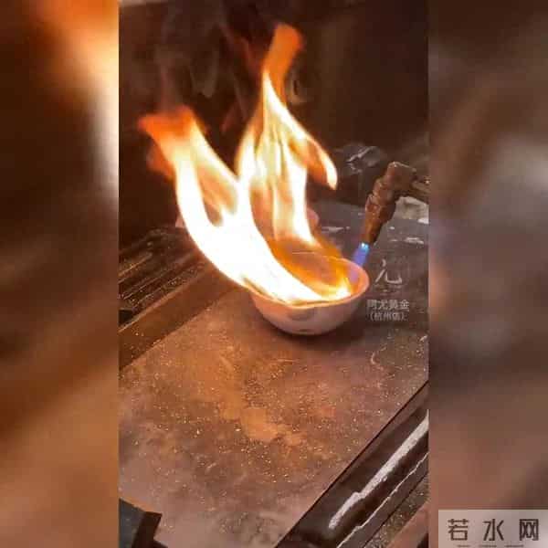 免费定制！为这款独特碎冰冰吊坠起名赢好礼