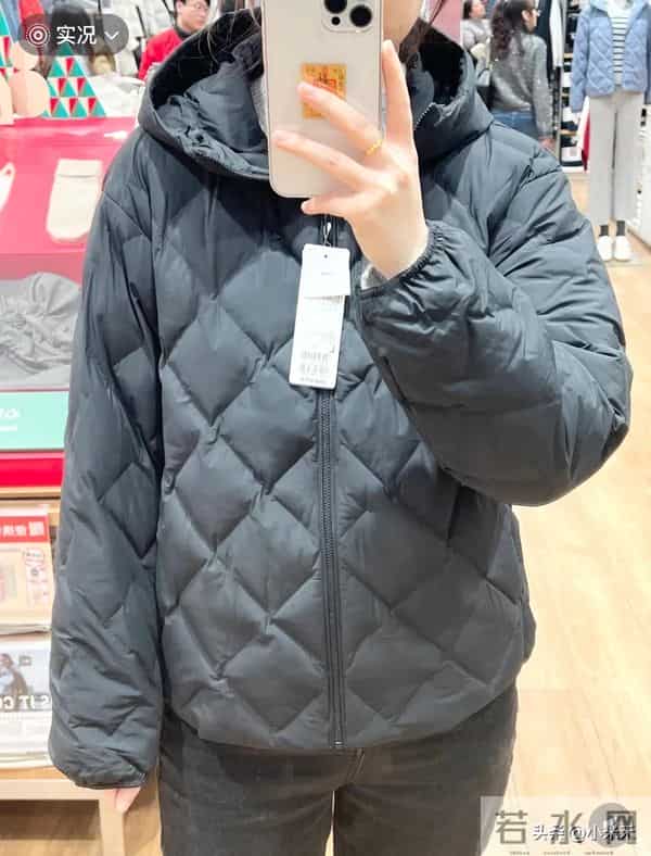 谁懂啊，优衣库这空气棉服轻得像没穿，试四件给我整选择困难症了