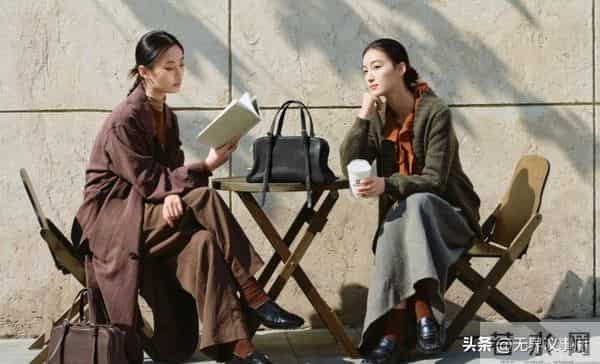 国产女包杀疯了！裘真逆袭COACH，高光背后藏大坑