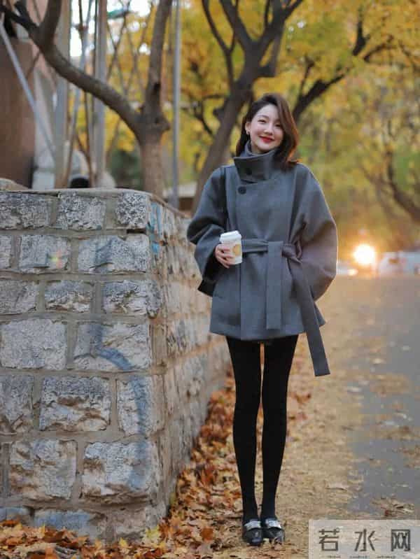 灰色大衣配厚黑太美了，秋冬氛围感轻松拿捏！