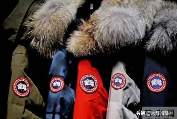 羽绒服市场为何会极度分化？是有钱人变多了，还是都消费降级了？