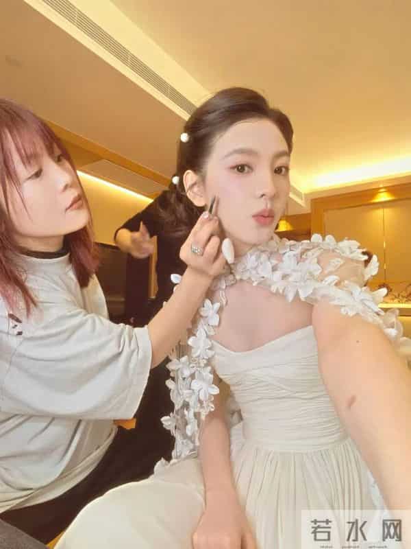 章若楠“气质千金妆”!内娱白月光的存在,网友:妈生好皮就是好