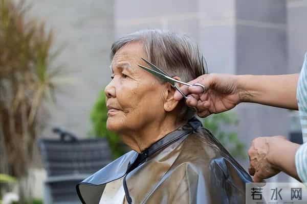 长期染发会致癌吗？专家提醒：黑色染发剂最危险，有7点需注意！