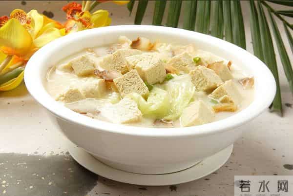 到了35岁，头发掉一半？医生：养头发的3个小妙招，简单实用