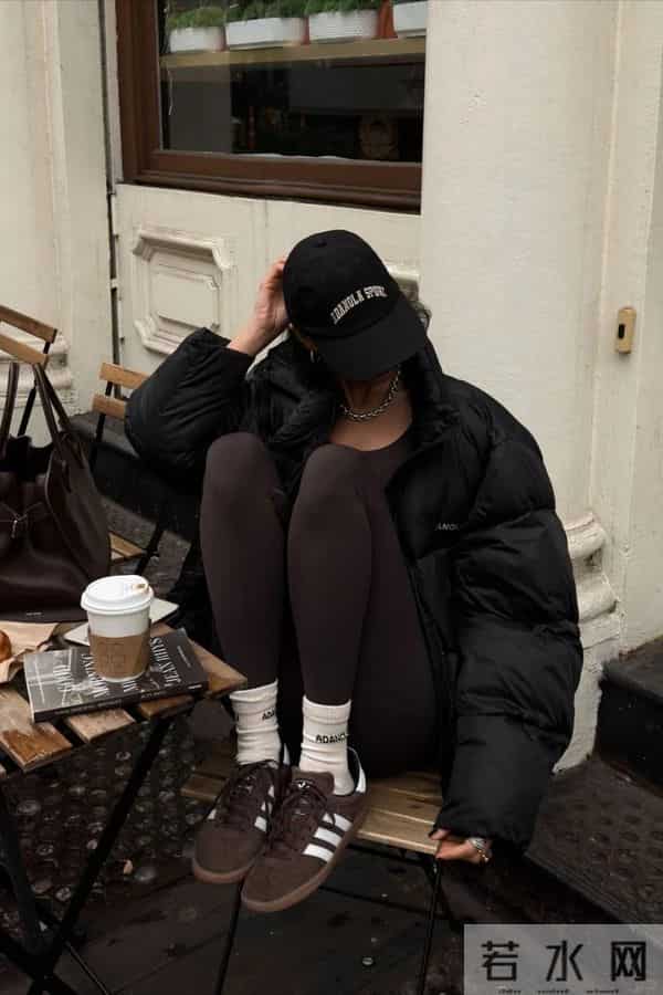 秋冬别在穿瑜伽裤了,换成这3种下装穿搭,时髦保暖关键很显腿细