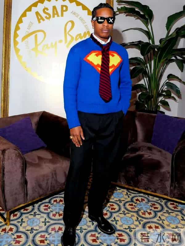 A$AP Rocky 穿了香奈儿的超人毛衣,来自CHANEL 2026高级手工坊系列