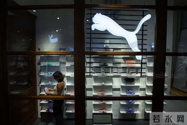 安踏和李宁争抢“德国鞋王”彪马，77年老牌能否被中国巨头盘活？