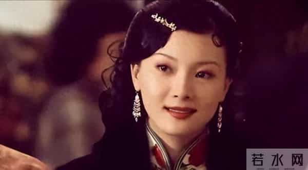 陈数48岁依旧惊艳，马伊琍50岁却越穿越随意？