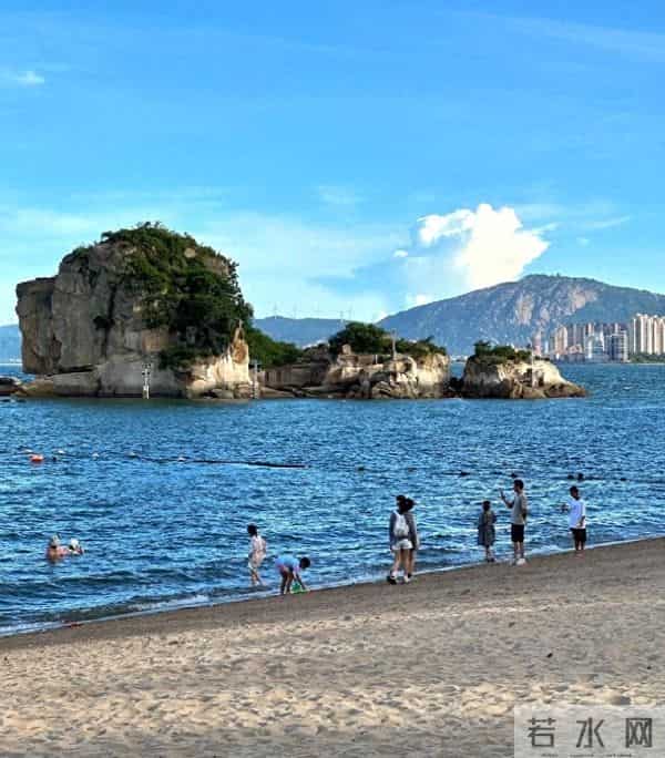 洗头发频率引争议，专家说出真相，原来我们都做错了