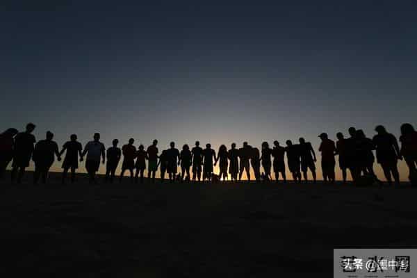 男人不爱20岁？实验发现：强烈想当爹的男性竟偏好年长女性