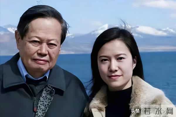 翁帆泣不成声，追忆早晨醒来看雪，像个小女孩沉浸在纯粹的浪漫中