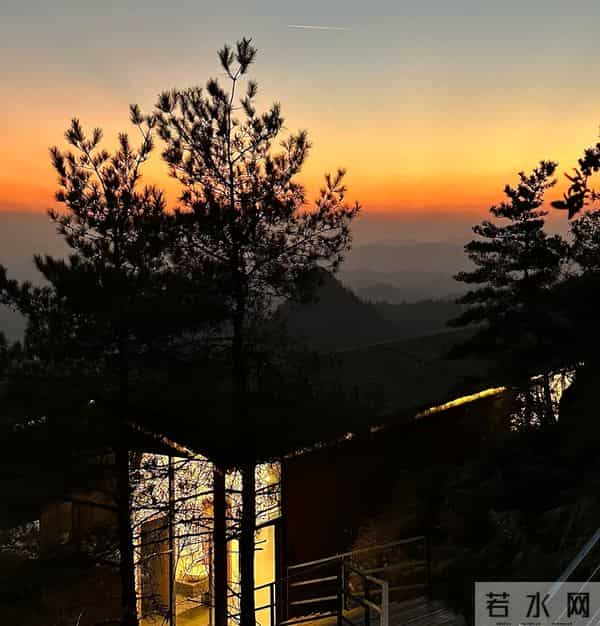 文案｜多像今年没藏住的情绪