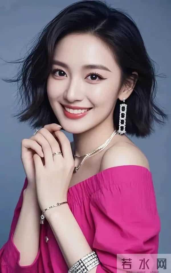 女人想你到发疯时，藏不住的3个小动作！第2个90%的人都中枪