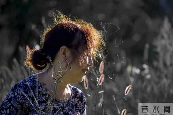 两性关系：不管你信不信，女人过 50 岁，都有如下 7 个症状，要接受