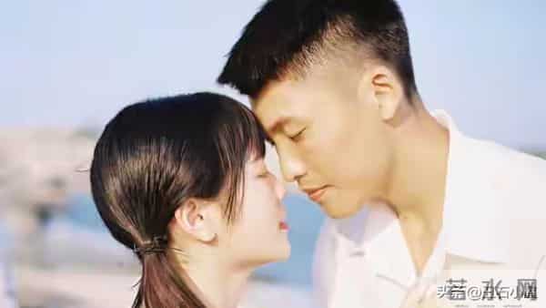 真正的灵魂伴侣，从不是找来的，而是撞见的。