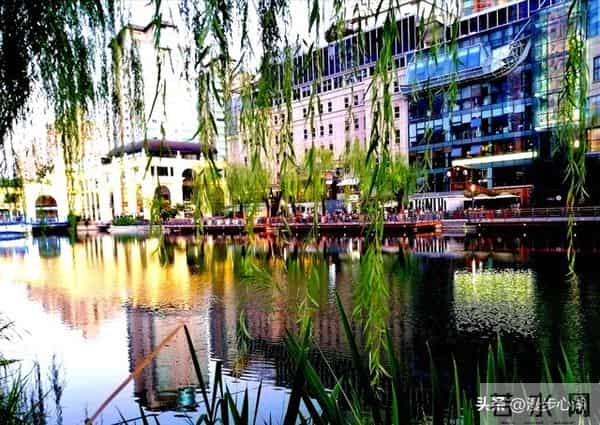 男人触碰女人这个地方，比亲吻拥抱还让她心动，50岁后越碰越恩爱