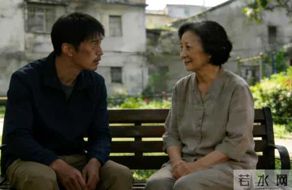 儿媳拿肚子里的孙子威胁我买千万学区房,我掏出B超单:我也怀了