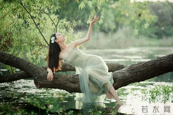 90%男人不知道：搞定中年女人，不用追，做好这1件事就够了