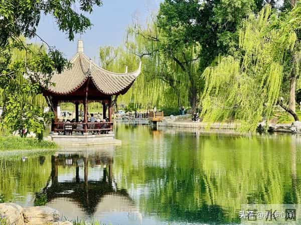 男人触碰女人这个地方，比亲吻拥抱还让她心动，50岁后越碰越恩爱