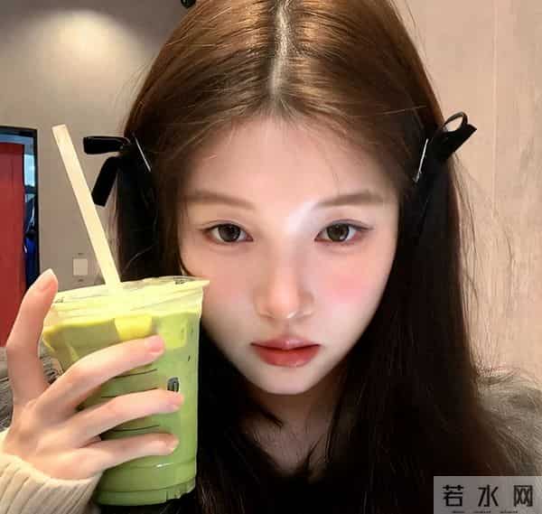 离婚5年偶遇前夫,我装不识与他擦肩,直到见男人喊我老婆时红了眼