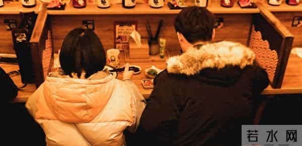 女人对你动了心，这些“暗示”藏不住，别错过