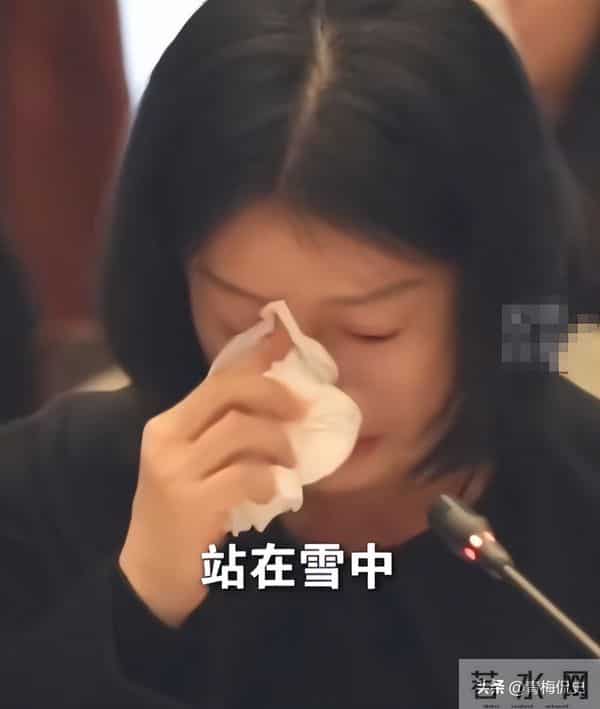 杨振宁去世两个月，翁帆哽咽发声追忆，多次擦泪，两件事让人泪目