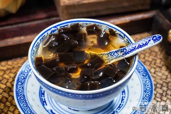 离婚5年，再也没有和前夫联系，那天前婆婆突然来找我