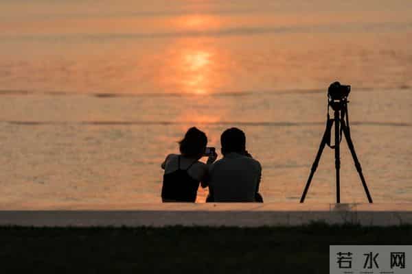 女人最舍不得断掉的情人，往往给过她这几种感觉，很准，别不信！