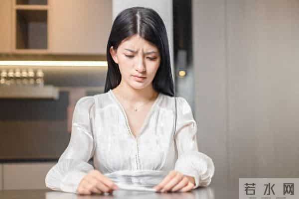 妹妹照顾65岁丁克姐姐几十年，无意间看到遗嘱，从此姐妹断亲。