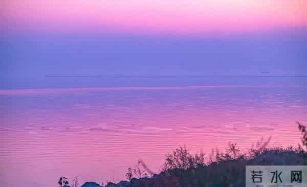 两性关系：搂着睡可以，亲嘴也行，但女人说的话，你敢全信吗？