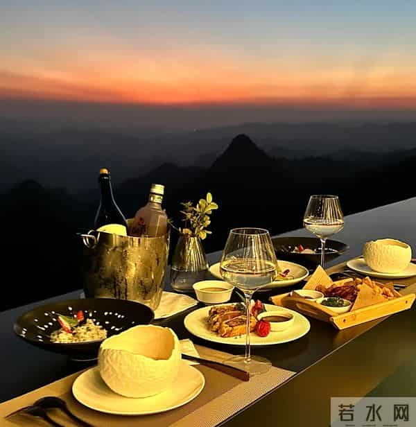 文案｜多像今年没藏住的情绪