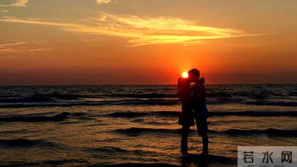 女人最舍不得断掉的情人，往往给过她这几种感觉，很准，别不信！