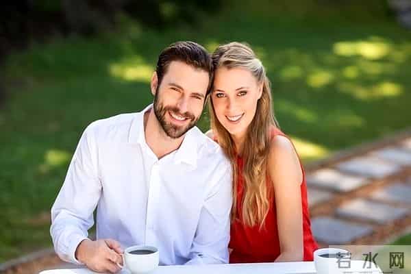 两性关系男人要明白，女人无论多大年龄，都有一个这样的要求