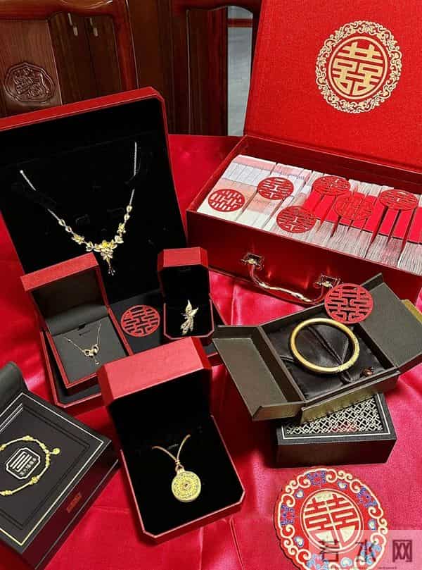 北大女博士订婚，父亲彩礼五金一概不要，刺痛了多少普通家庭的心