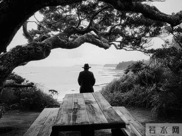 遇到坑你、害你、让你痛苦的人，别急着去计较，自有天道来评判