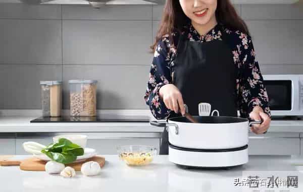 我和3位女性同居后，发现女性45岁后找伴侣，无非是这3个原因！