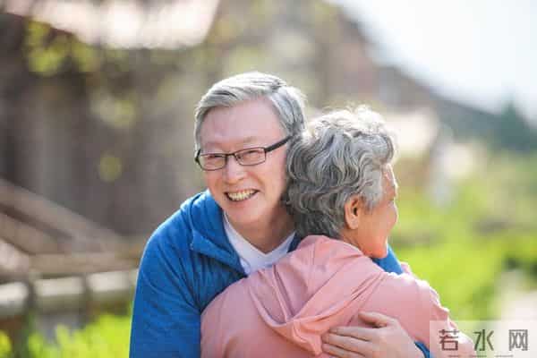 两性关系：70岁以后，男人最怕的不是身体差，而是老伴三个“不”