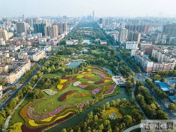 娘家卖年猪，她给婆婆送20斤肉，婆婆说：不够，再送你小叔家30斤