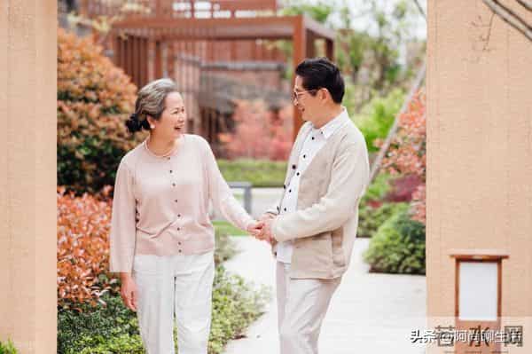 人过六十，夫妻间若还有这三种表现，多半不是真爱，别再自欺欺人